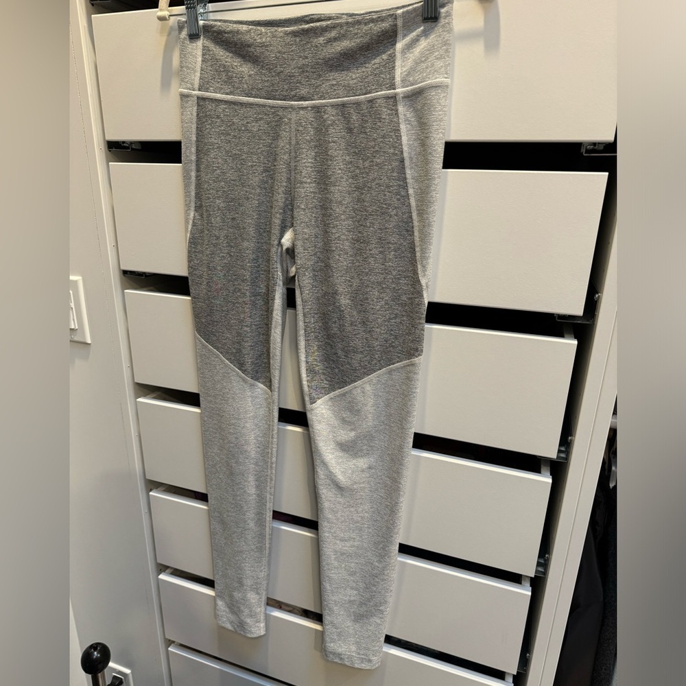 OUTDOOR VOICES Space Dye Two Toned Gray 3/4 Length Legging Size Medium - Picture 5 of 9